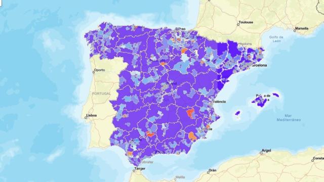 Población que sale de su área de residencia. A color más cálido, más movimiento.