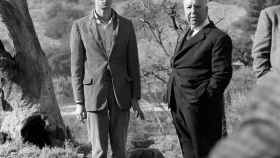 Hitchcock y Anthony Perkins durante el rodaje de ‘Psicosis’. Del libro ‘El universo de Alfred Hitchcock’ (Notorious)
