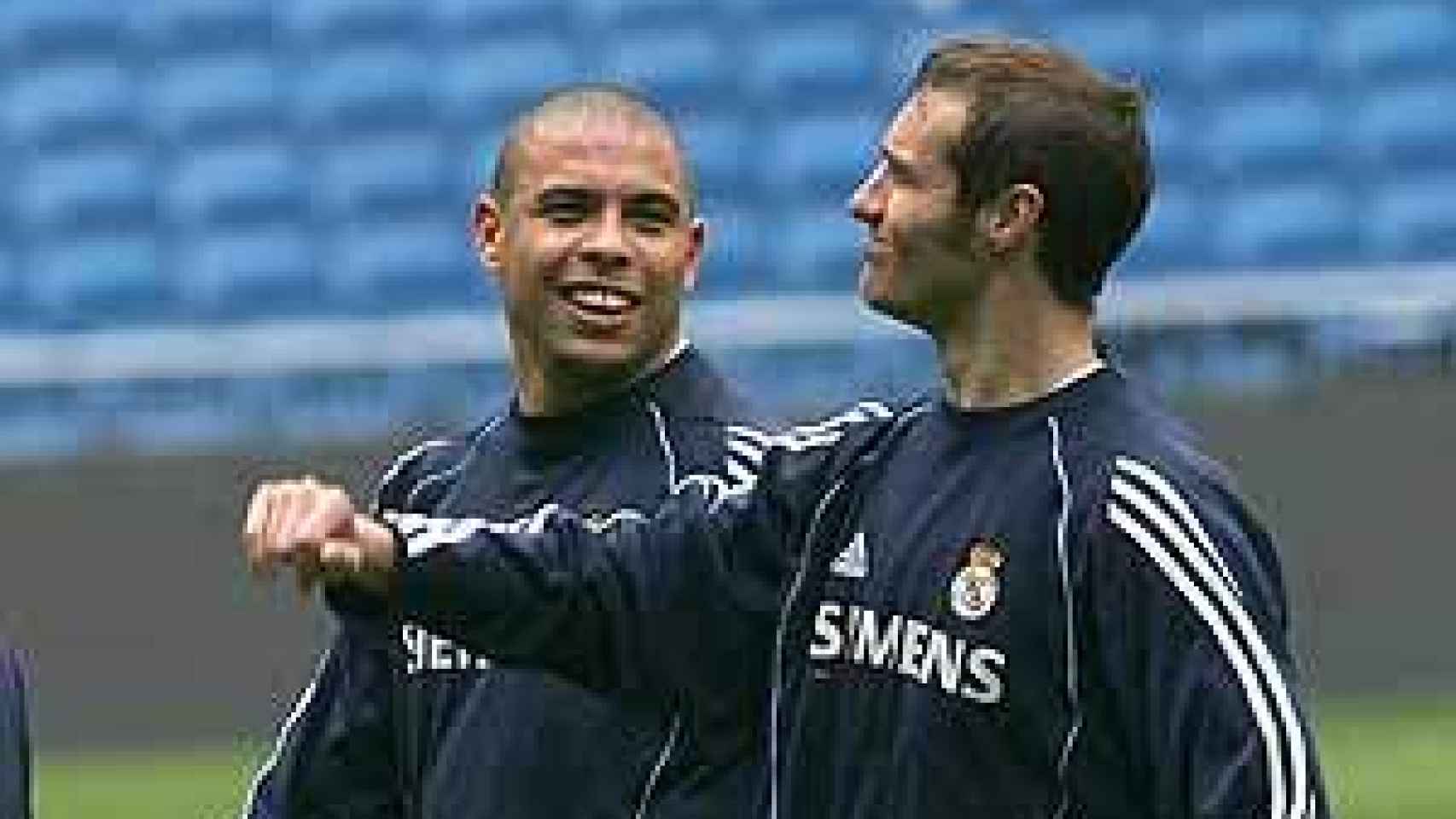 Ronaldo Nazario e Iván Helguera