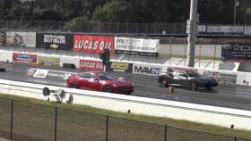 Un Tesla Model S se enfrenta a un Ferrari 488 GTB en pista