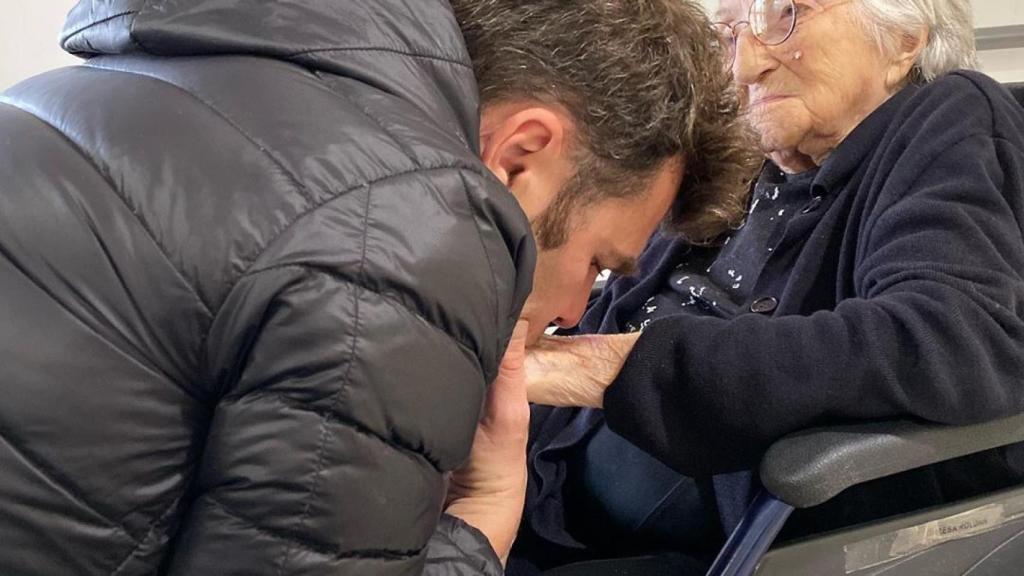 Fonsi ha perdido a su abuela y a su padre en 10 días.