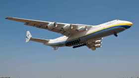 Antonov An-225 aterrizando