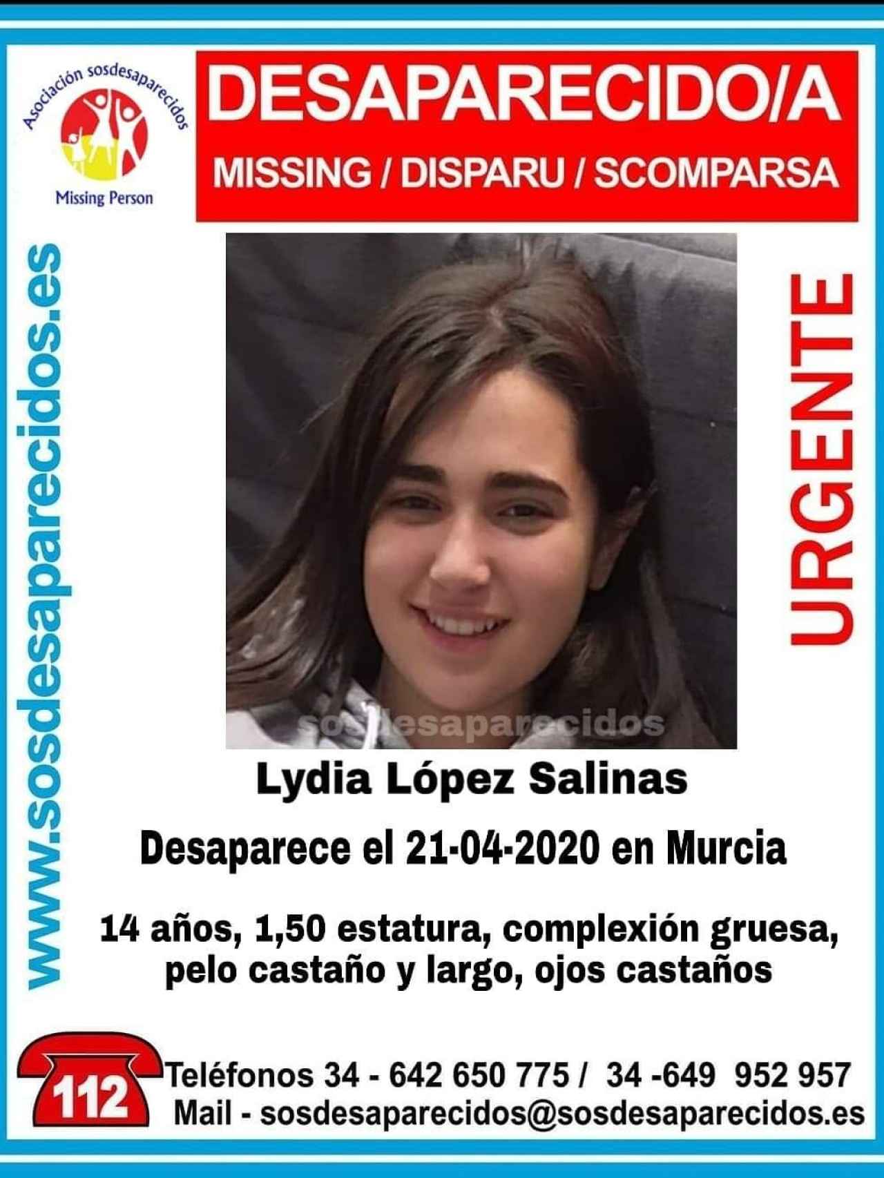 Cartel que los padres de Lydia están pegando por las calles de Murcia.