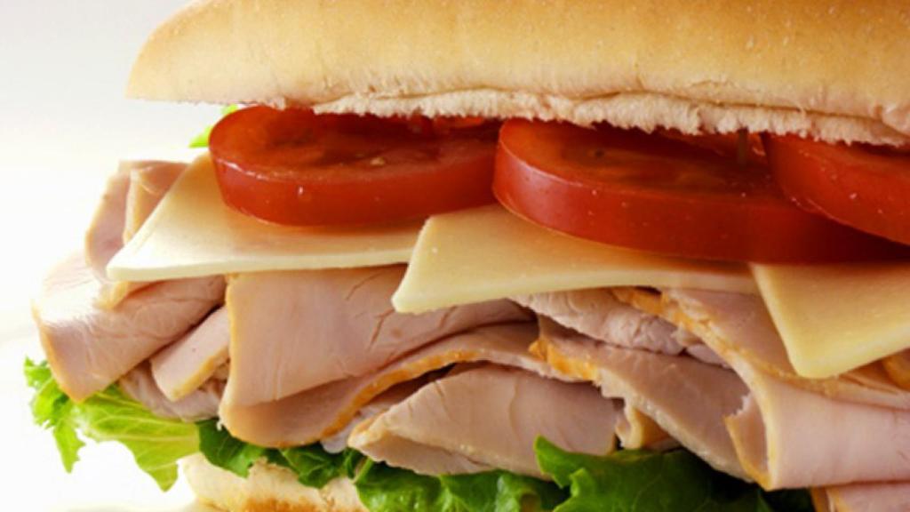El riesgo de la carne ultraprocesada se atenúa al combina con verduras y vegetales.