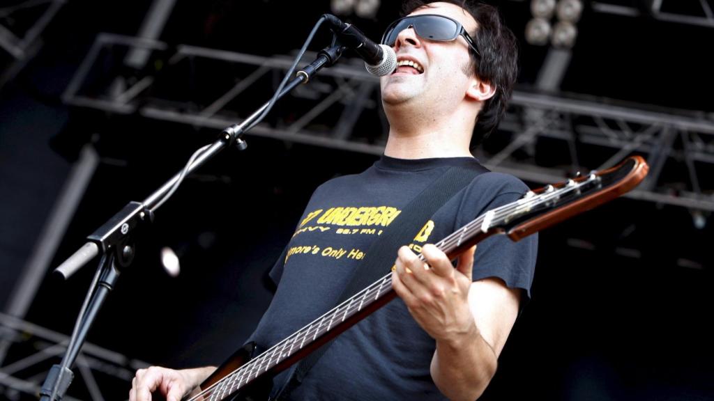 Adam Schlesinger, miembro del grupo Fountains of Wayne.