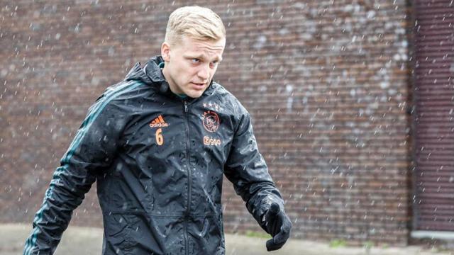 Van de Beek, durante un entrenamiento con el Ajax