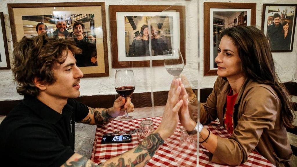 Así han abierto algunos restaurantes en Italia.