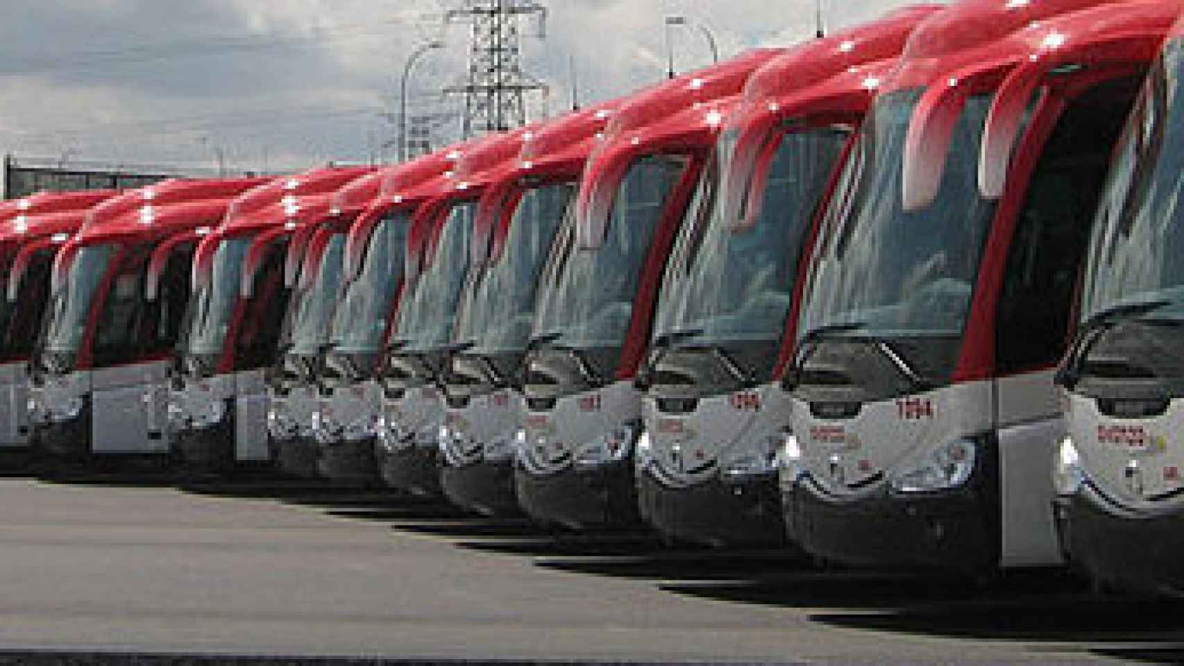 Autobuses en una imagen de archivo.