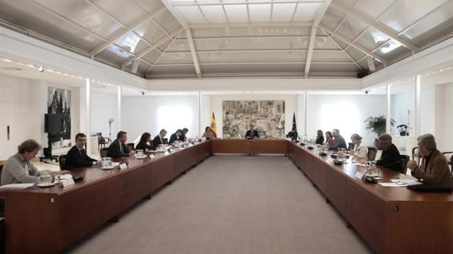 El Gobierno fijará franjas horarias para la salida de la población a la calle a partir del sábado