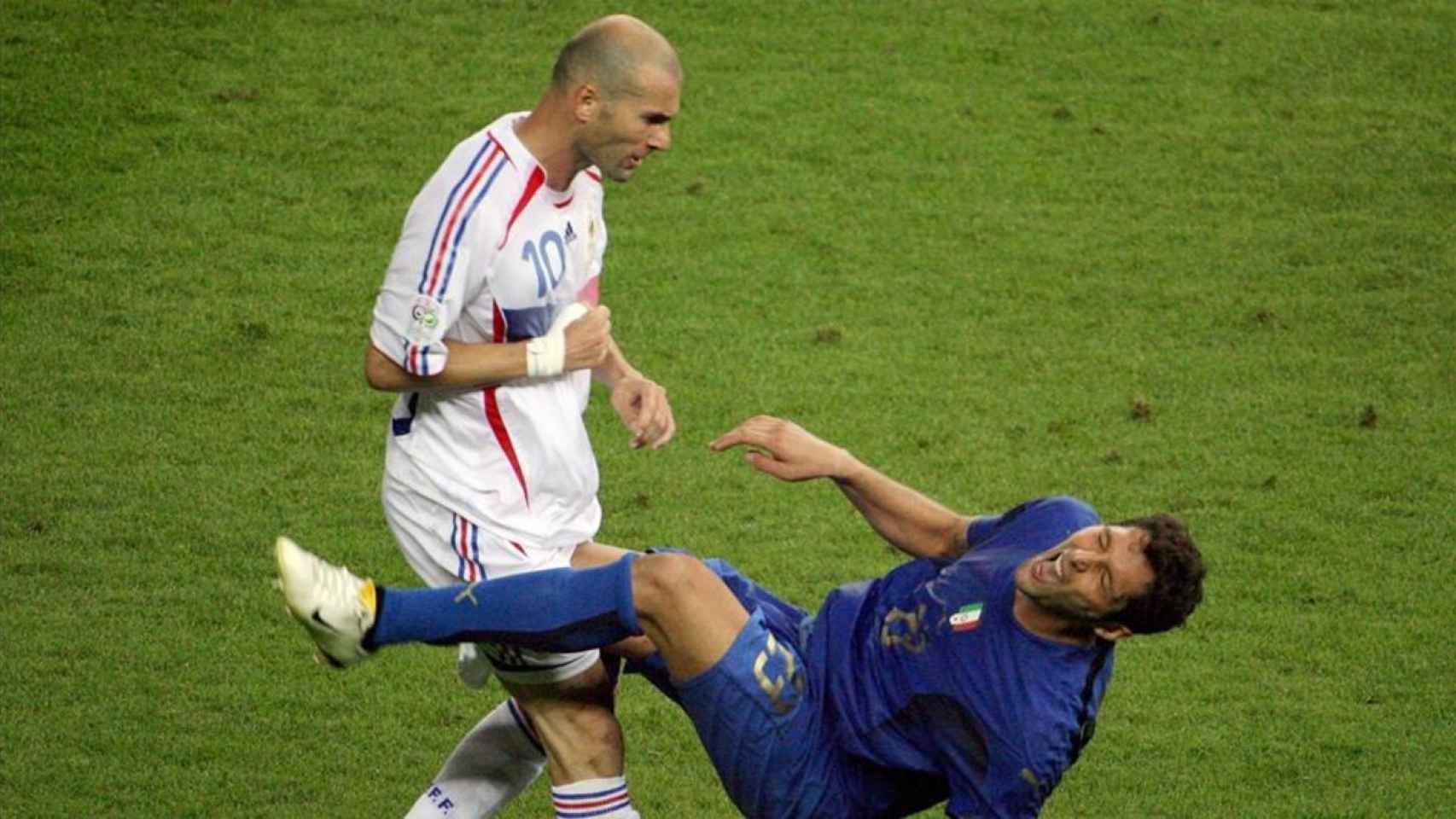 Zinedine Zidane y Marco Materazzi, durante la final del Mundial 2006
