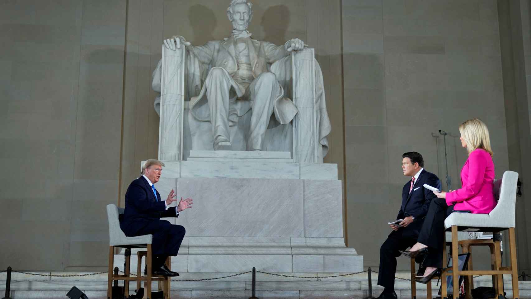 Donald Trump, durante la entrevista en la cadena Fox News en el monumento a Abraham Lincoln, en Washington.