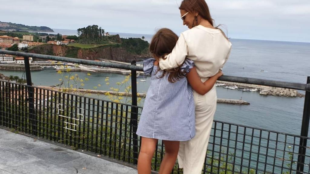 Paula solía ocultar el rostro de su hija, hasta hace muy poco.