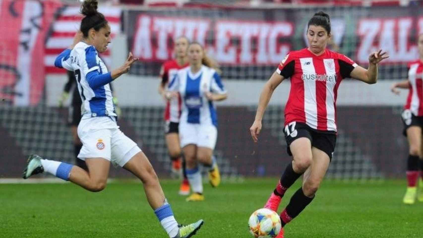 Partido entre el Espanyol y el Athletic de fútbol femenino
