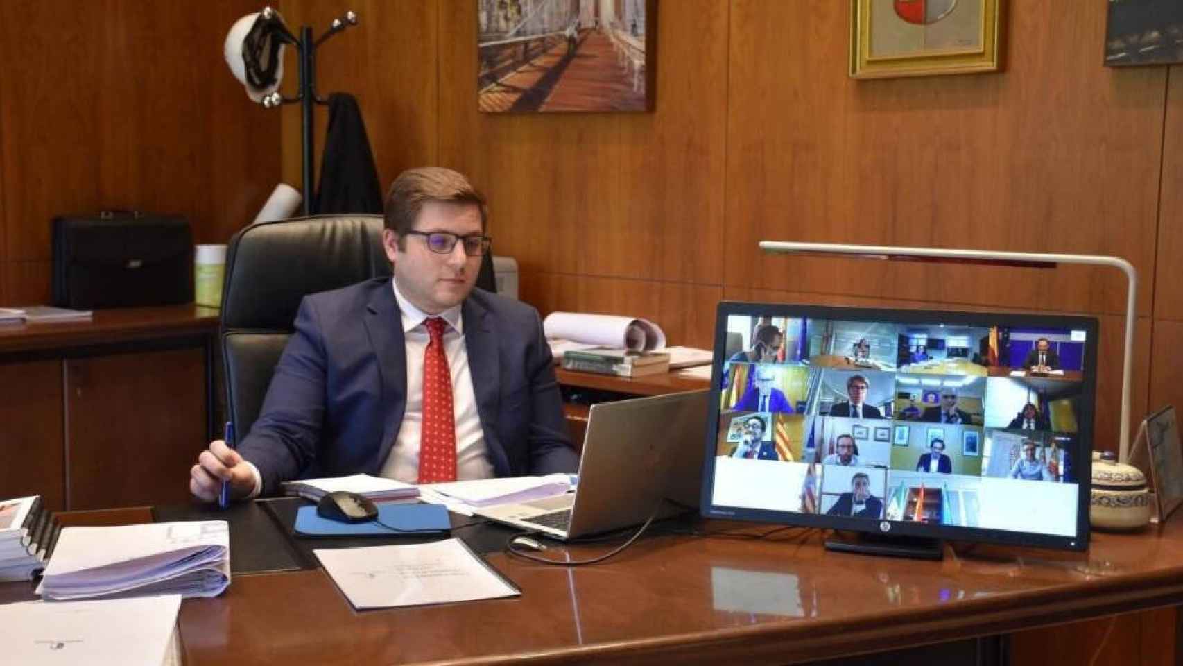 El consejero de Fomento, Nacho Hernando, en la reunión por videoconferencia de la la sectorial de Transportes
