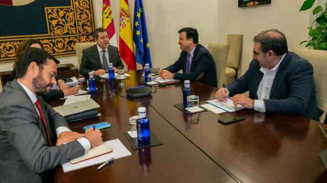 Videoconferencia con representantes del comercio y la cadena agroalimentaria de Castilla-La Mancha