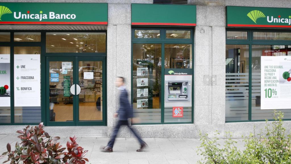 Sucursal de Unicaja, siempre candidata a las fusiones.
