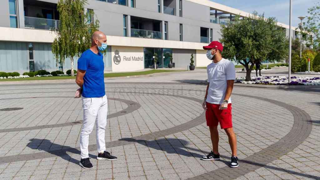 Eden Hazard y Zinedine Zidane se reencuentran en Valdebebas