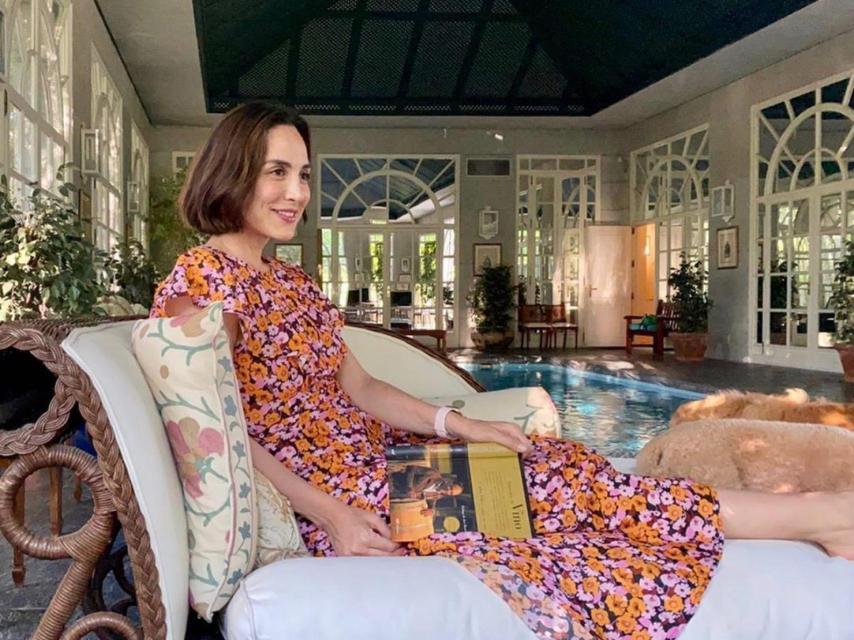 Tamara Falcó en la piscina interior de su casa de Puerta de Hierro.