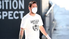 Leo Messi, protegido con mascarilla y guantes para acudir a la Ciudad Deportiva Joan Gamper