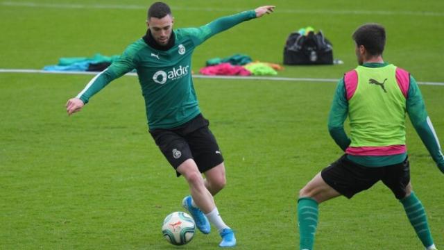 Manu Hernando, en un entrenamiento con el Racing de Santander