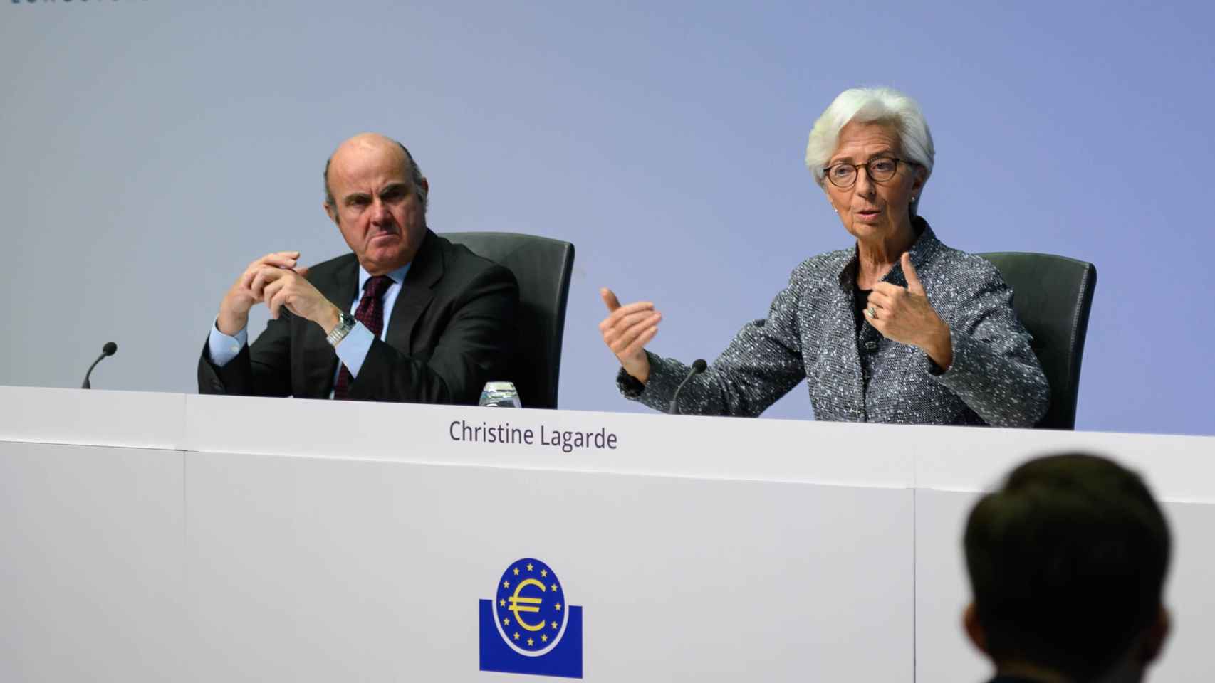 Luis de Guindos y Christine Lagarde, durante una rueda de prensa en la sede del BCE.