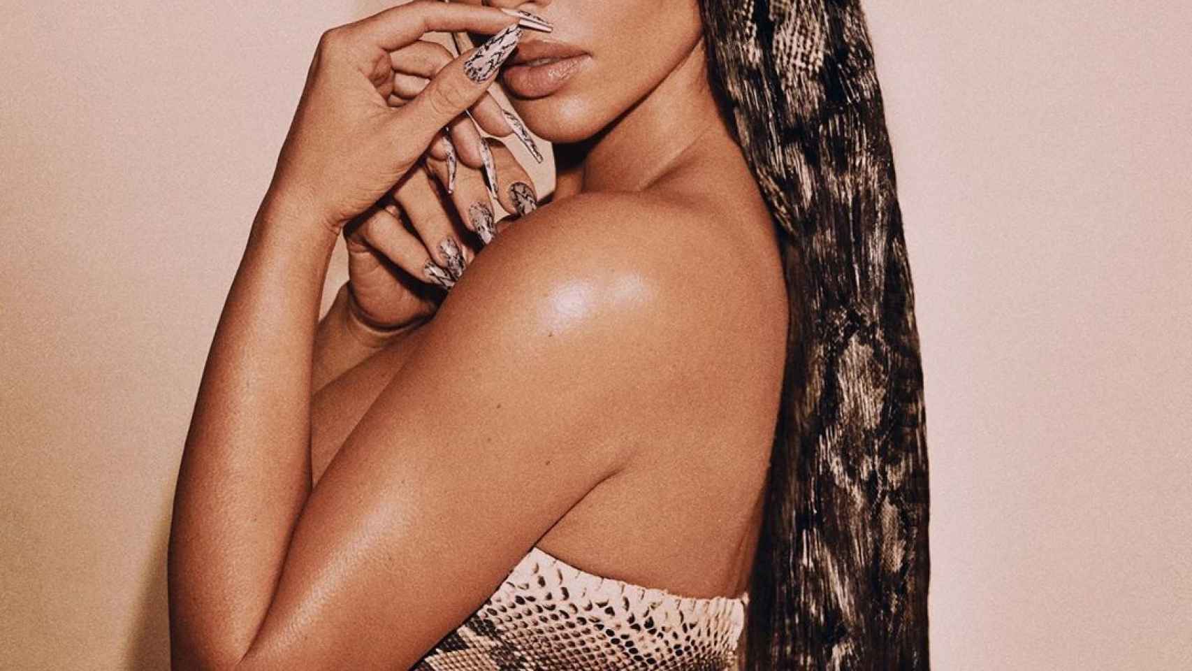 Kim Kardashian se ha realizado una novedosa técnica de coloración capilar.