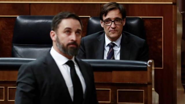 Santiago Abascal, líder de Vox, junto al ministro de Sanidad, Salvador Illa.