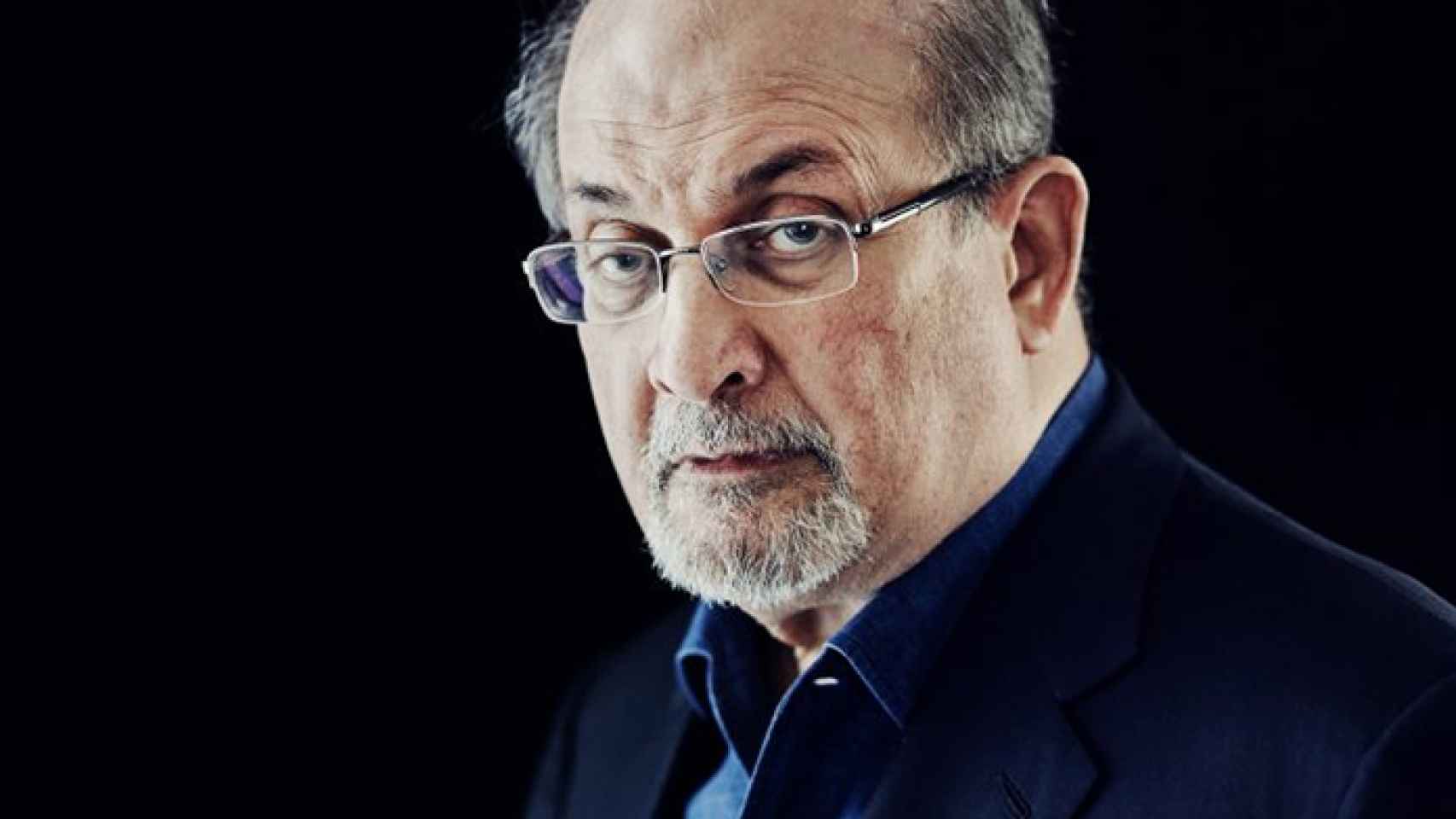El escritor Salman Rushdie.