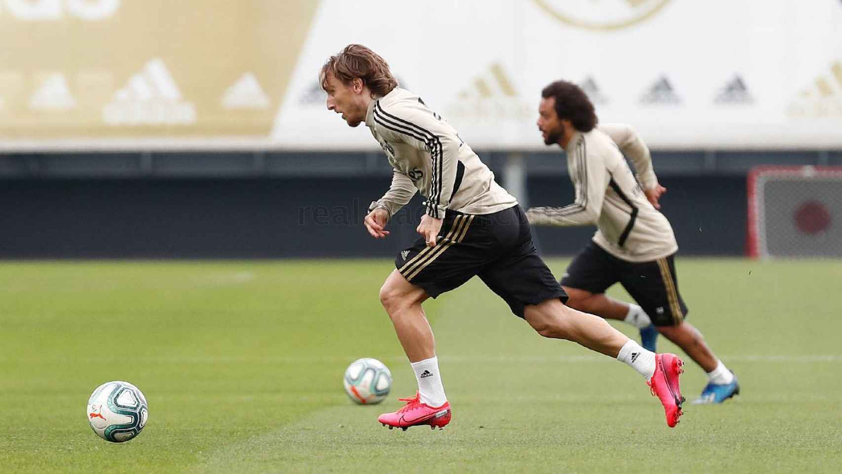 Luka Modric y Marcelo, entrenando en Valdebebas