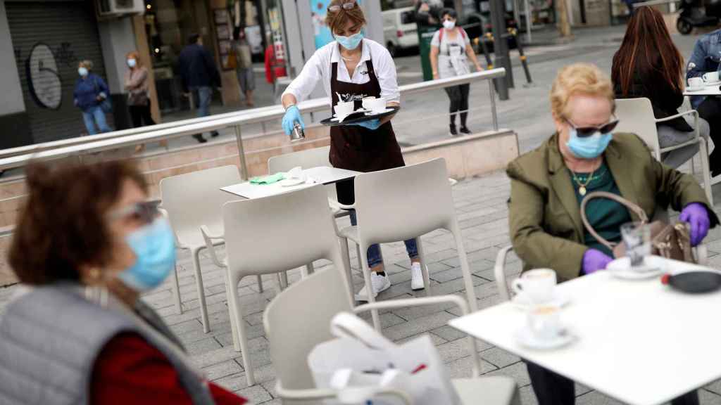 Madrid seguirá sin poder abrir las terrazas de los restaurantes una semana más.