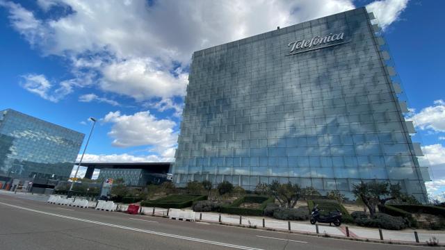 Edificio donde se encuentra la sede de Telefónica en Madrid.