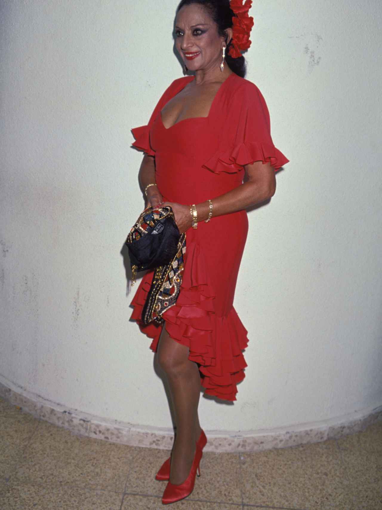 Lola Flores, de rojo pasión, en 1980.