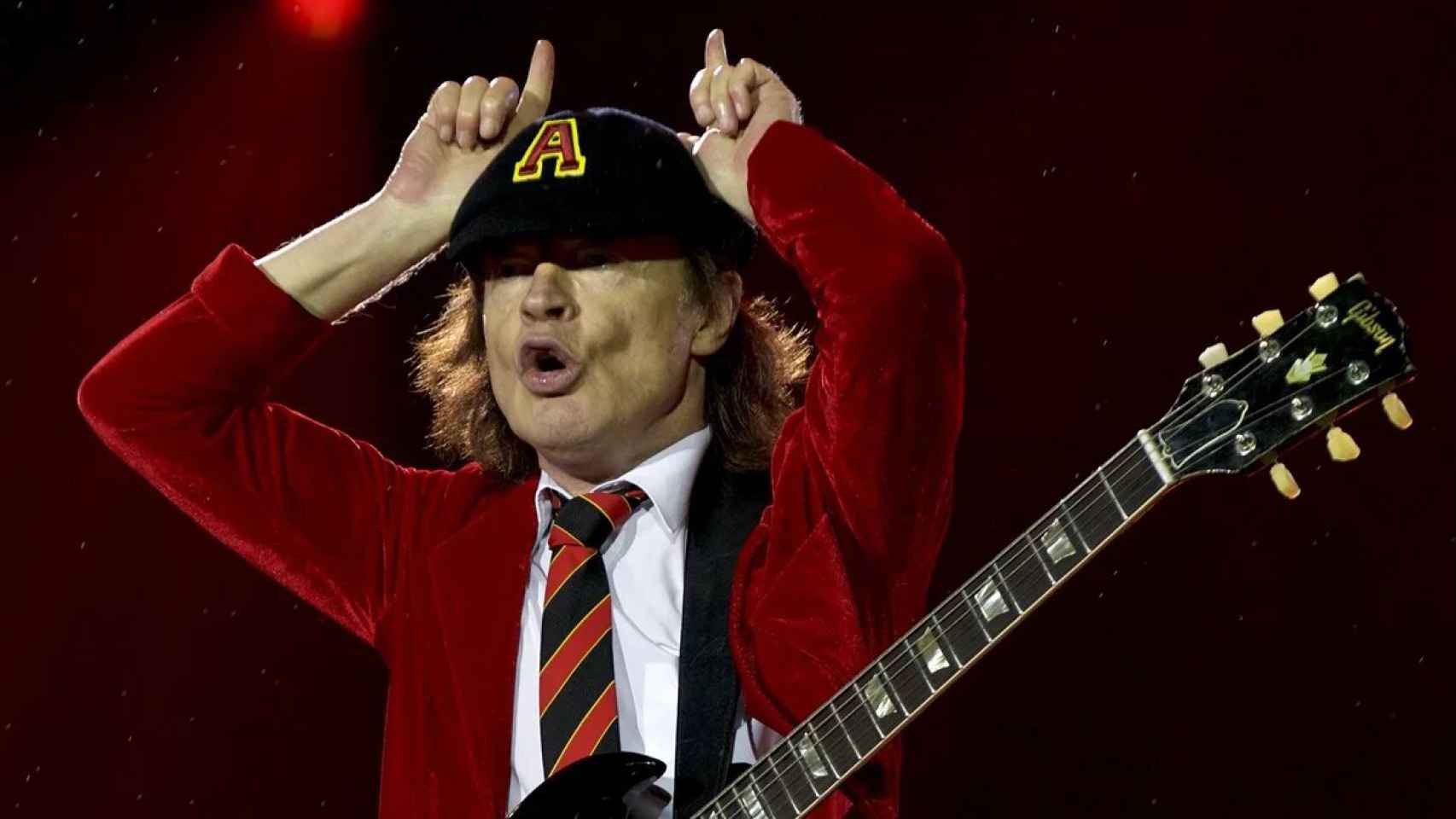Angus Young, miembro del grupo AC/DC.