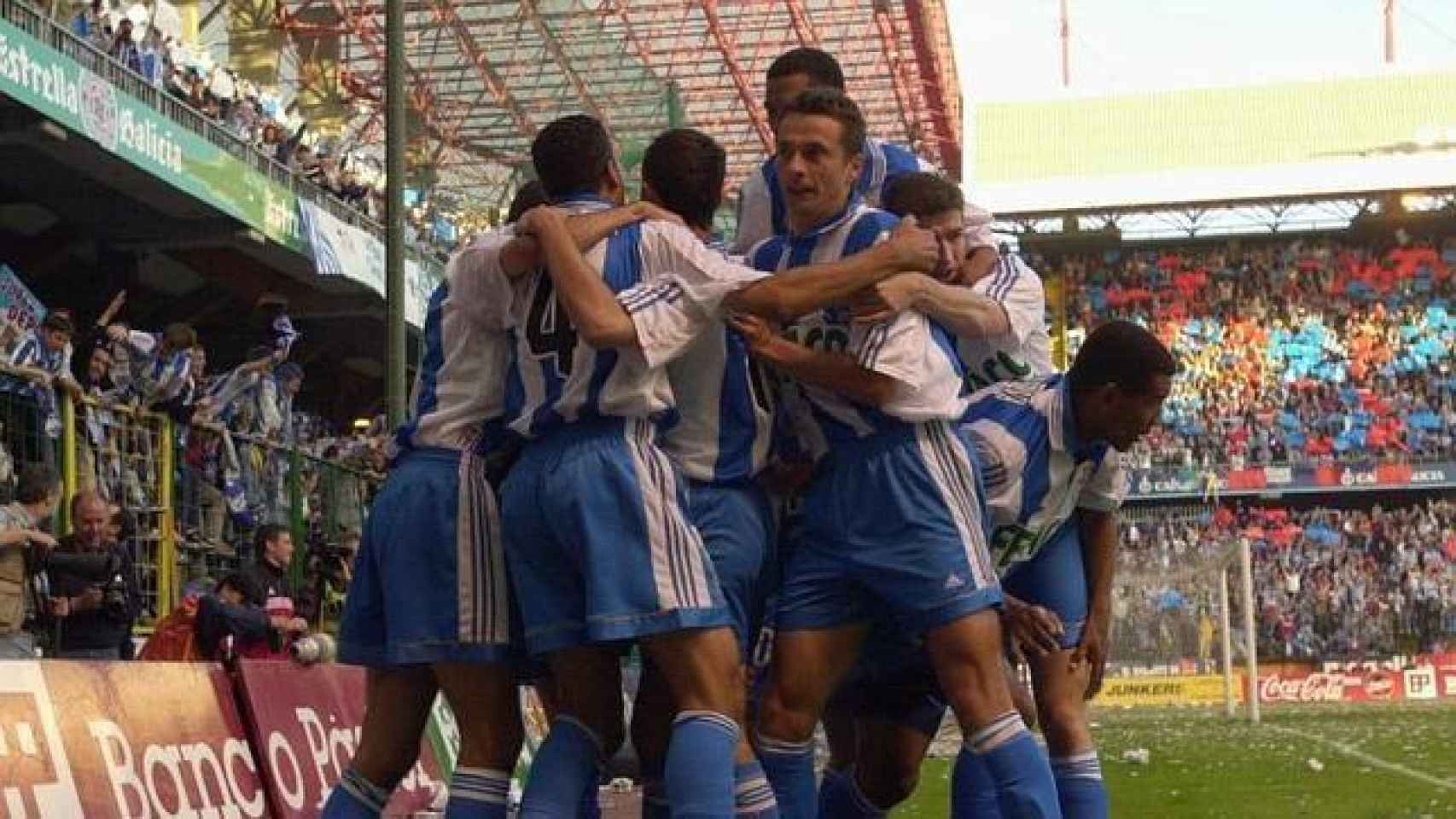 Los jugadores del Dépor celebran uno de los goles del último partido de liga