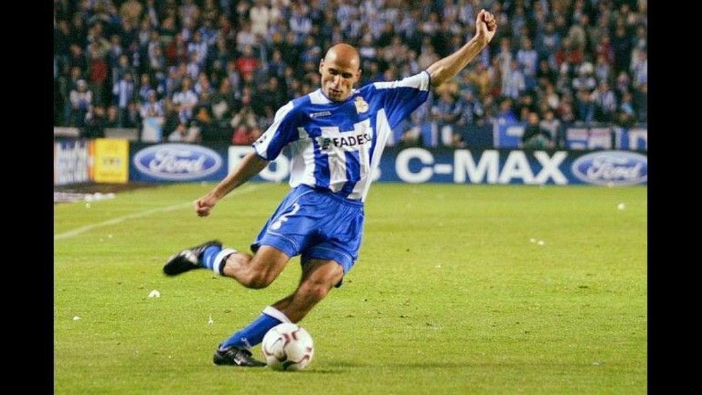 Manuel Pablo, durante un partido con el Deportivo