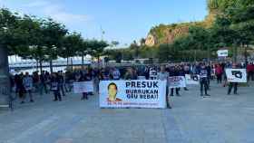 Concentración en apoyo a Ruiz, el asesino de Tomás Caballero, en Plentzia, Vizcaya.