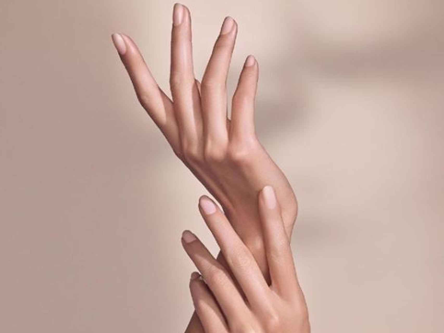 Es importante cuidar las manos y evitar que la piel entre en contacto con productos muy agresivos.