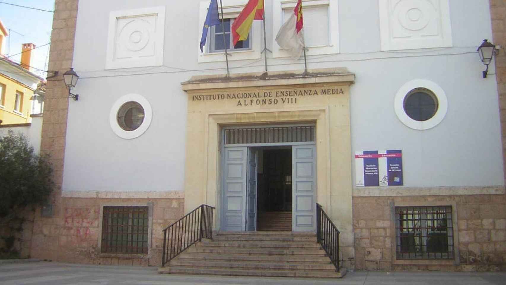 La fachada del edificio histórico del IES Alfonso VIII de Cuenca