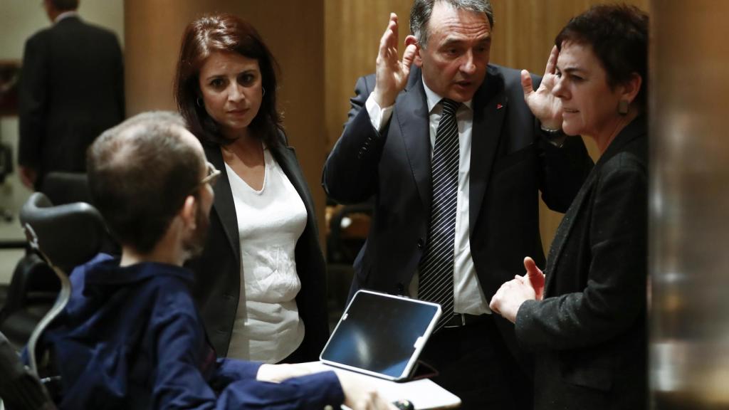 Adriana Lastra (PSOE), Mertxe Aizpurua (Bildu), Pablo Echenique (Podemos) y Enrique Santiago (IU).