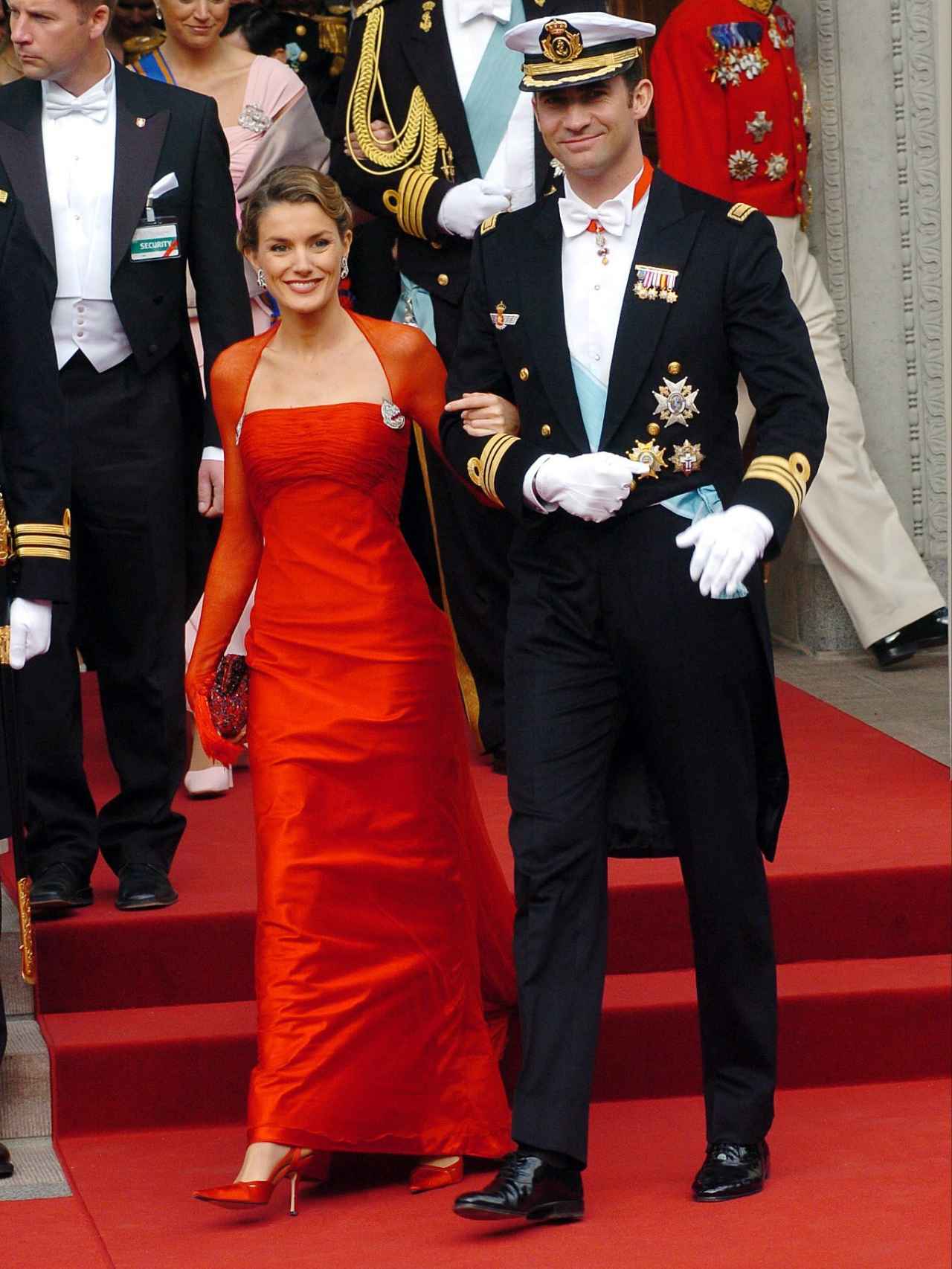 Felipe, entonces príncipe de Asturias, junto a Letizia que luce un diseño de Lorenzo Caprile.