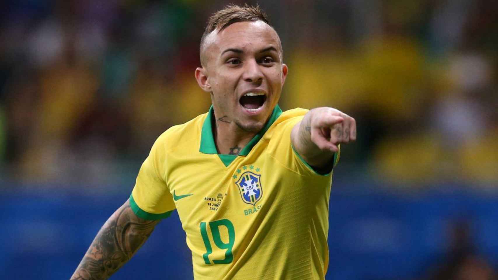 Everton, 'El Cebolinha', en un partido con la selección de Brasil