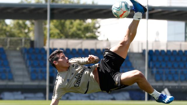 Chilena de James Rodríguez durante un entrenamiento del Real Madrid