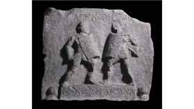 Relieve de Halicarnaso que muestra a dos gladiadoras.