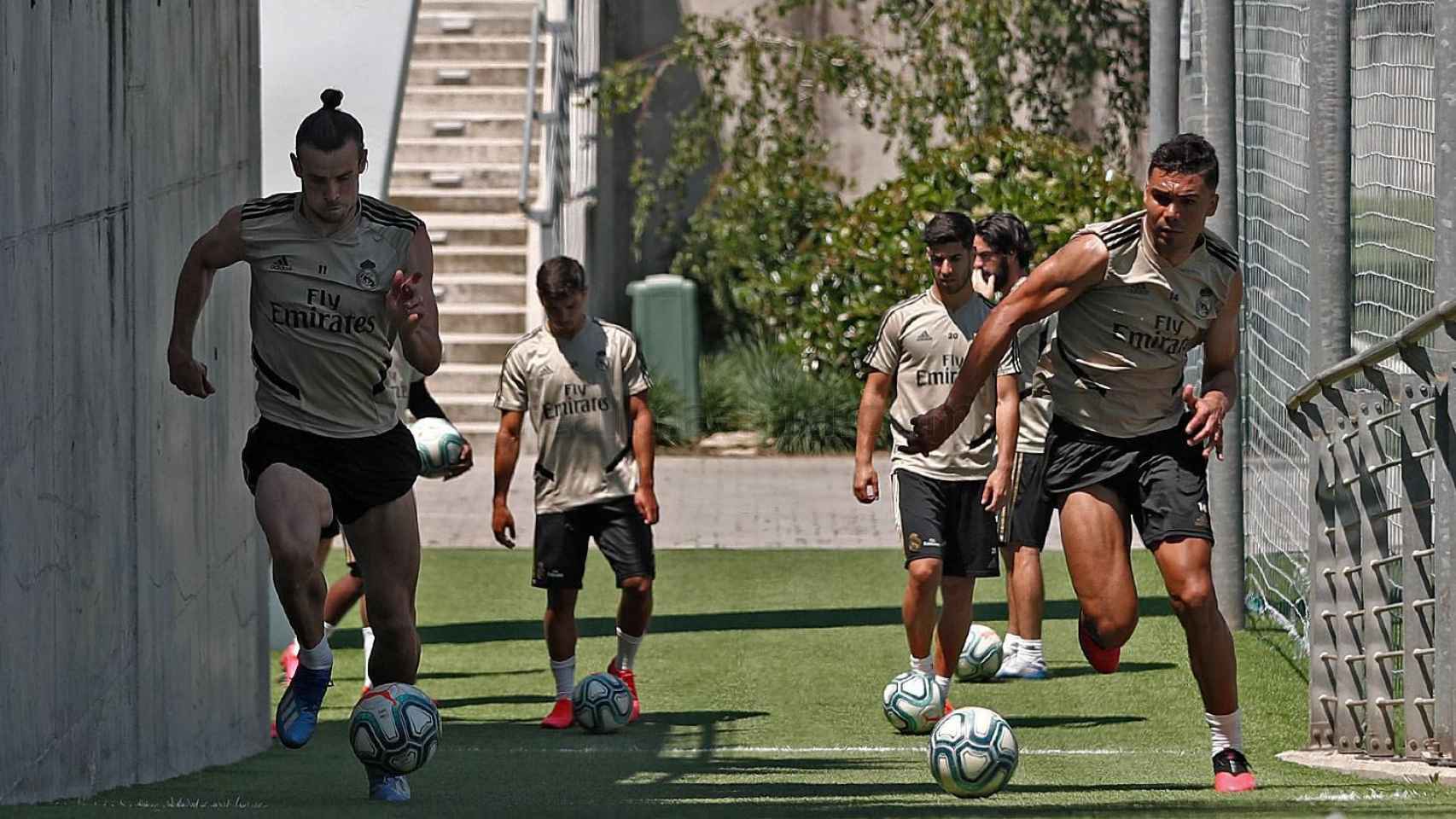 Gareth Bale y Casemiro, durante el entrenamiento del viernes