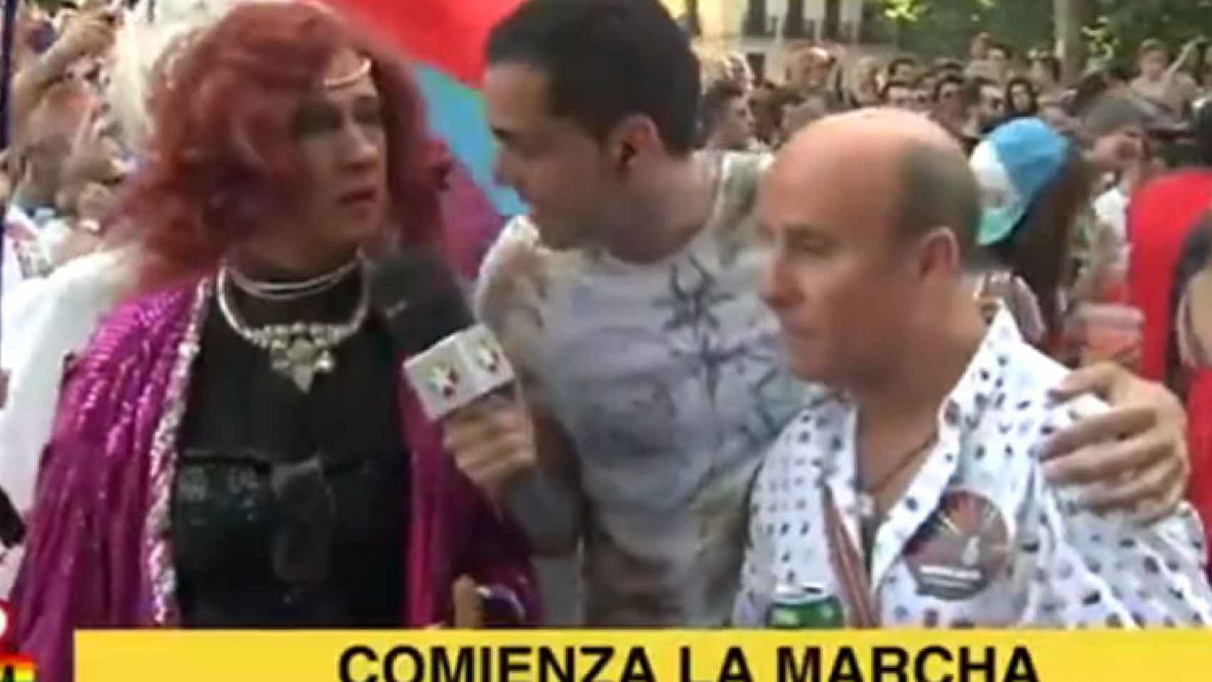 José Ángel Leiras cubriendo la marcha del Orgullo gay