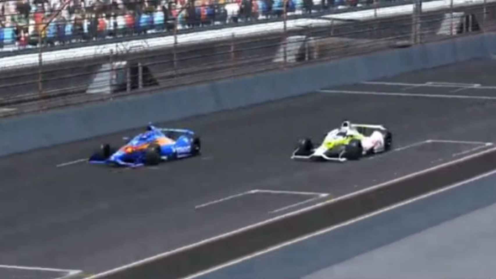 El coche de Fernando Alonso en la carrera virtual de las 500 Millas de Indianápolis