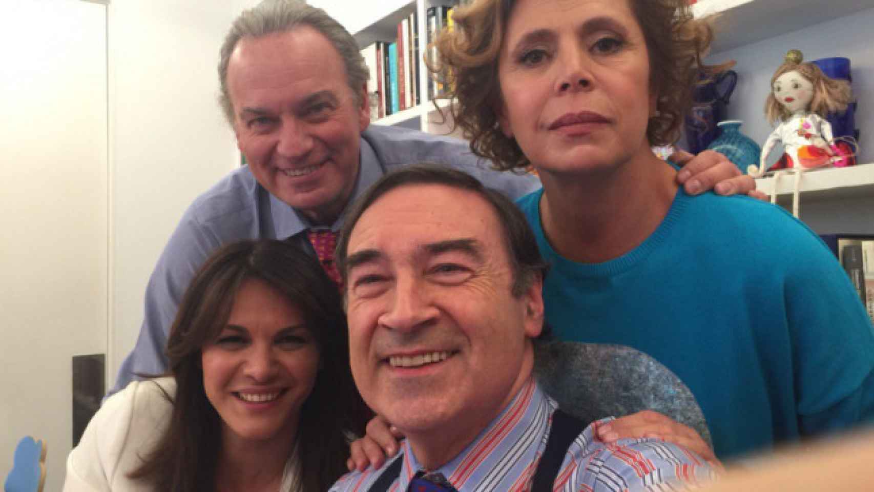 Bertín Osborne junto a Pedro J. Ramírez, Agatha y Fabiola.