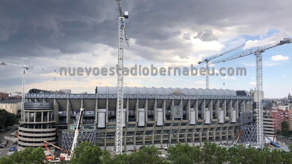 El Santiago Bernabéu sigue avanzando con la reforma bajo las nubes que amenazan tormenta en Madrid