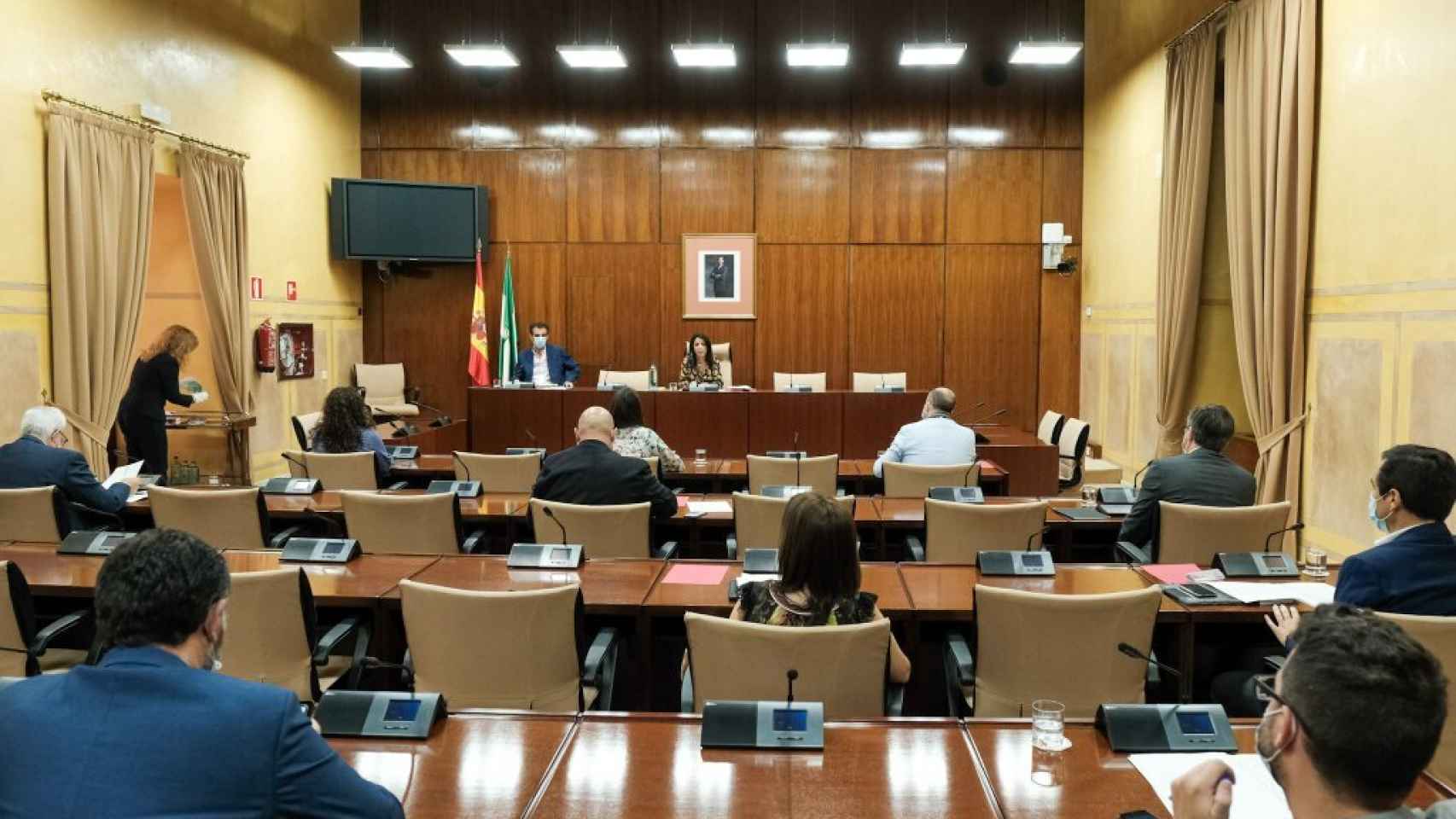 Imagen de archivo de la sesión de constitución de la Comisión andaluza para la recuperación ante el Covid-19.