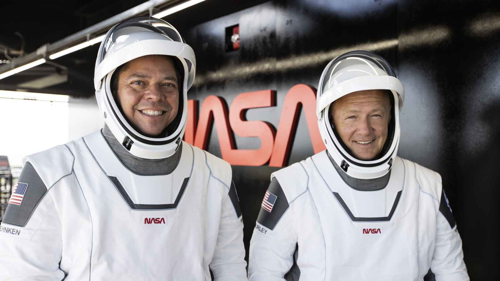 Astronautas de la Crew Dragon en la misión Demo-2